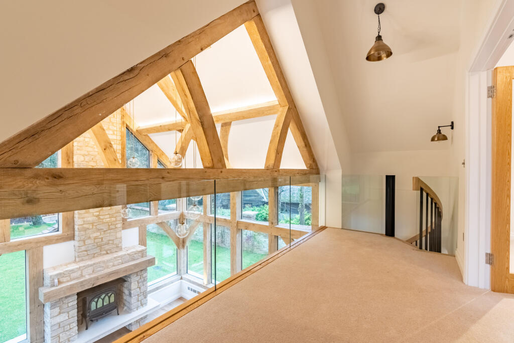 Additional image 18 of Oakridge, Drop Lane, Bricket Wood, St Albans, AL2