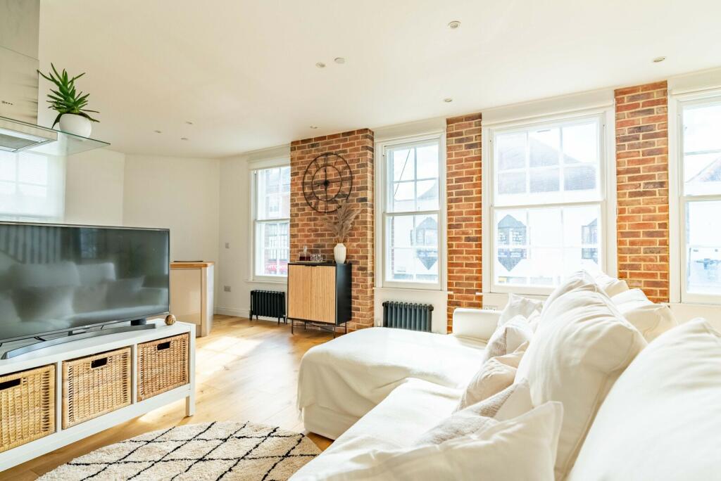 Additional image 13 of Sovereign Way, St. Albans, Hertfordshire, AL3