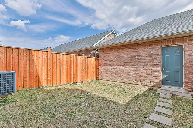 Additional image 37 of 67 Yellowknife Rd