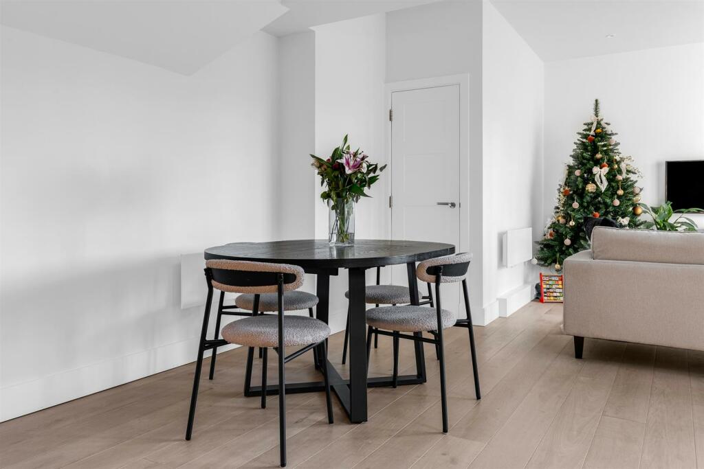 Additional image 10 of Codicote Road, Welwyn