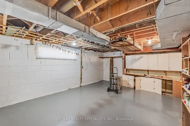 Additional image 28 of 8 Rollins Pl