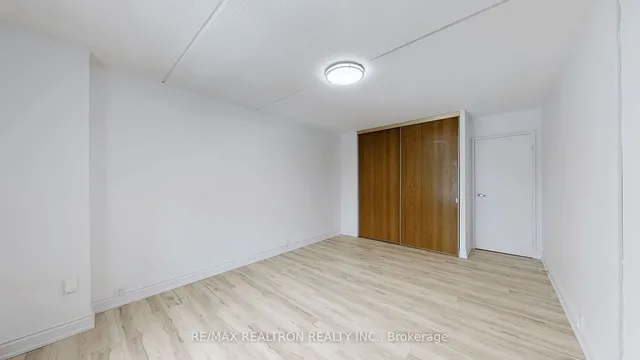 Additional image 29 of 2 Glamorgan Ave Unit 605