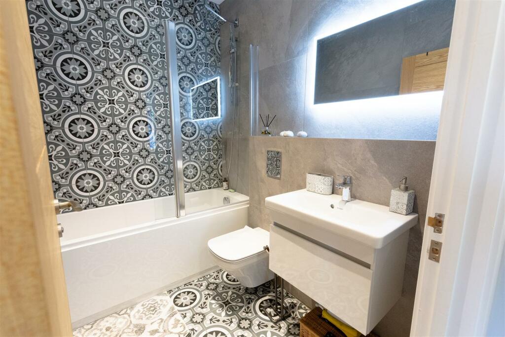 Additional image 13 of Apt. 1 The Elms, 14 High Street, Henley-In-Arden