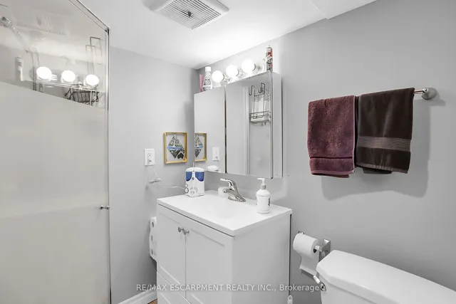 Additional image 25 of 21 Paisley Ave