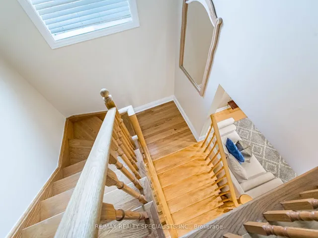 Additional image 27 of 25 Commodore Dr