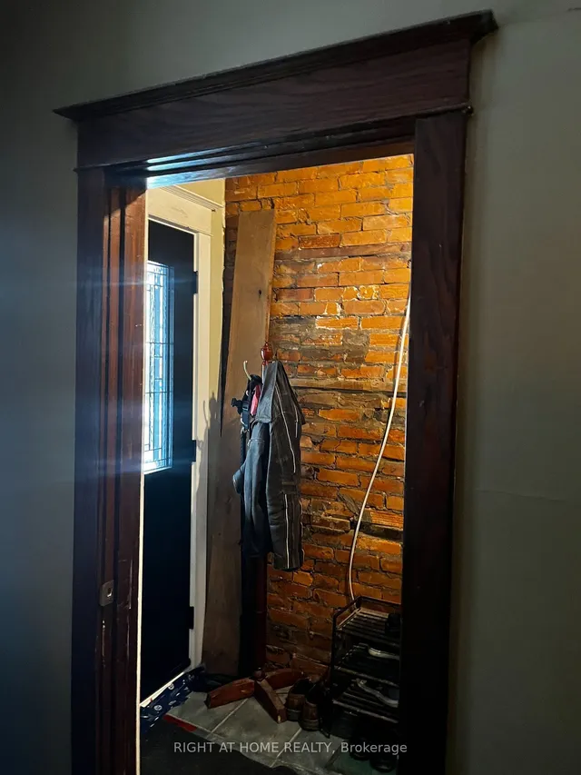 Additional image 10 of 105 Rothsay Ave