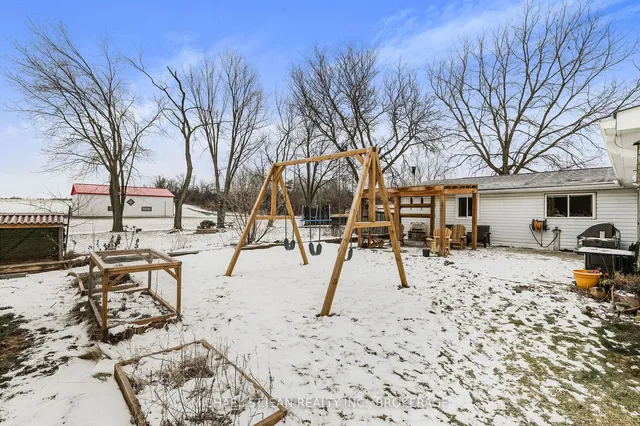 Additional image 32 of 945 Regional Rd 97