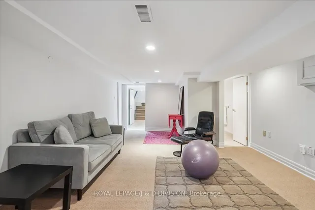 Additional image 32 of 220 Fern Ave