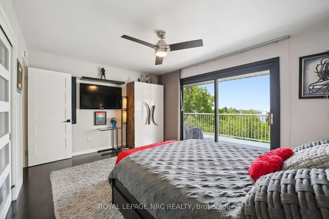 Additional image 11 of 33 LESLIE Dr