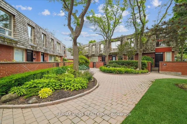 Additional image 9 of 69 Upper Canada Dr Unit 2