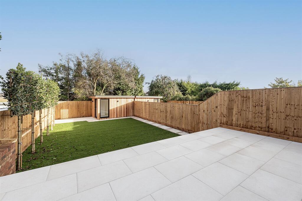 Additional image 12 of Sauncey Avenue, Harpenden