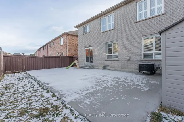 Additional image 38 of 16 Runnymede Cres