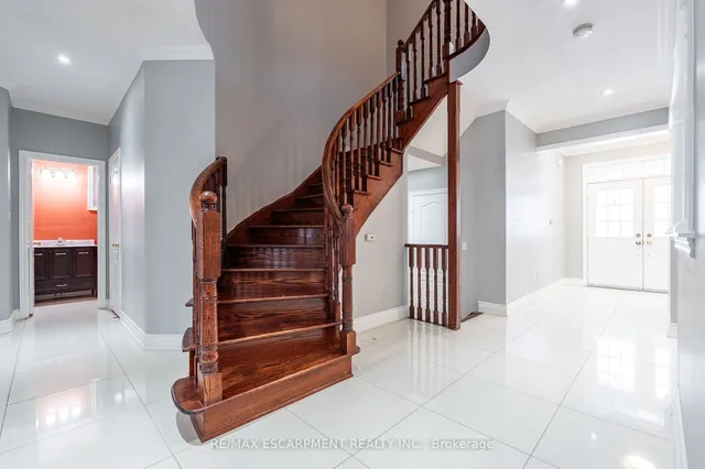 Additional image 18 of 15 Hellyer Ave