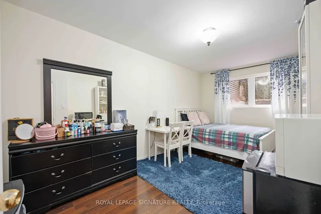 Additional image 23 of 41 Dixington Cres