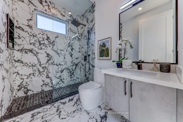 Additional image 28 of 153 King Edward Ave