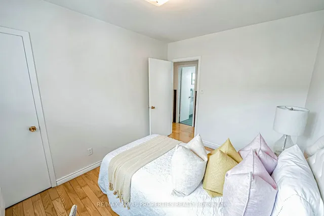 Additional image 24 of 18 Shoreview Dr