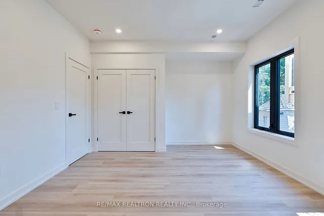 Additional image 32 of 53 Alameda Ave