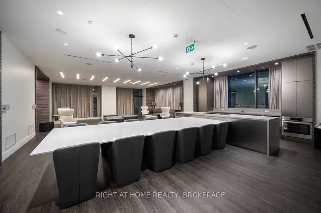 Additional image 22 of 39 Roehampton Ave Unit 1301