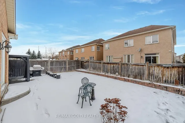 Additional image 40 of 36 Quatro Cres
