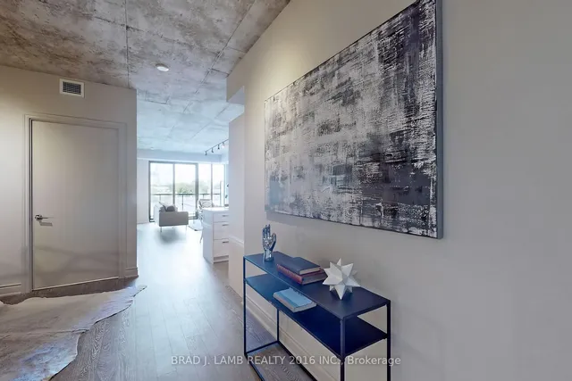 Additional image 25 of 608 Richmond St Unit 520