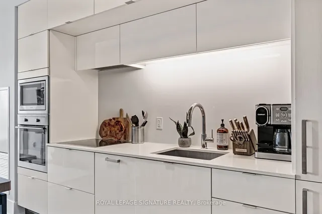 Additional image 9 of 55 Merchants' Wharf Unit 428