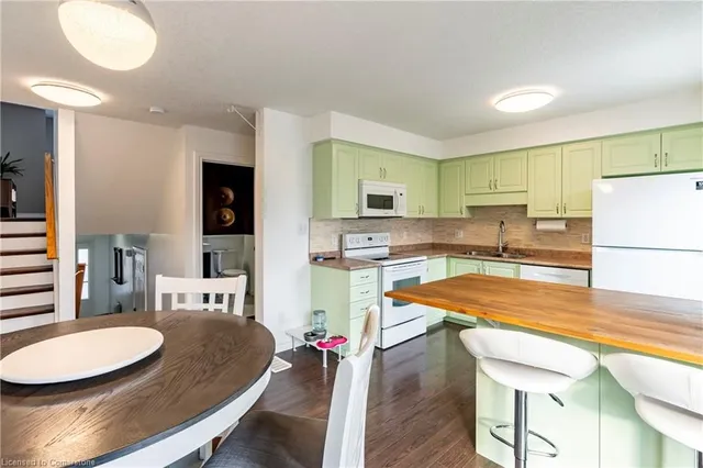 Additional image 8 of 216 Sophia Cres