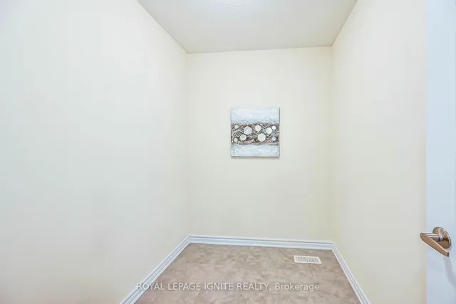 Additional image 30 of 20 Queen Mary Blvd