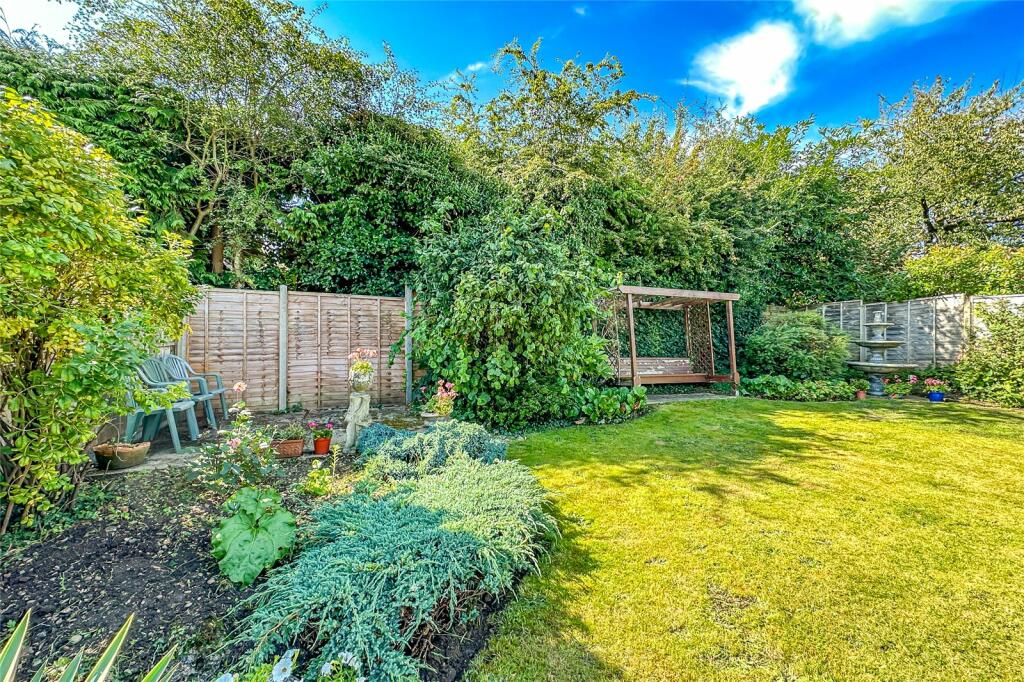 Additional image 14 of Orchard Drive, Park Street, St. Albans, Hertfordshire, AL2