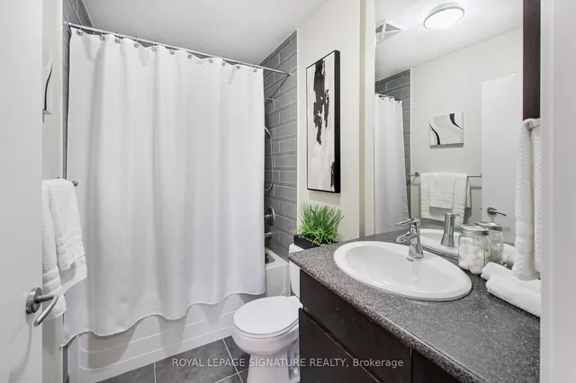 Additional image 16 of 38 Niagara St Unit 711