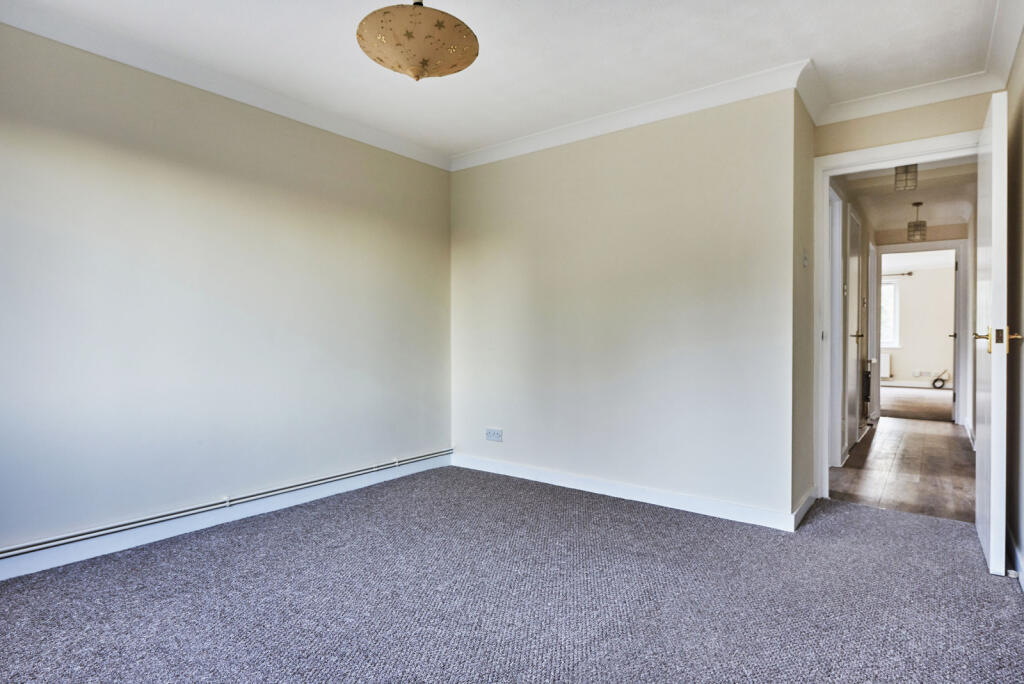 Additional image 9 of The Acorns, Wynchlands Crescent, St. Albans, Hertfordshire, AL4