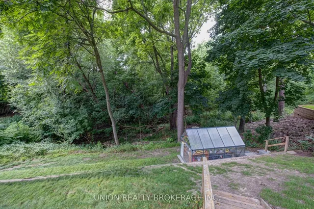 Additional image 35 of 116 Scarboro Cres