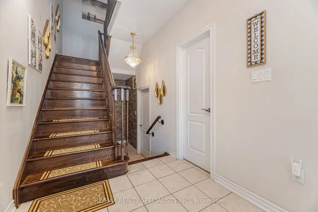 Additional image 18 of 201 Eight Ave