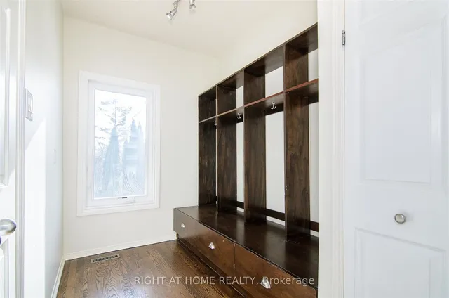 Additional image 9 of 2124 Nipigon Dr