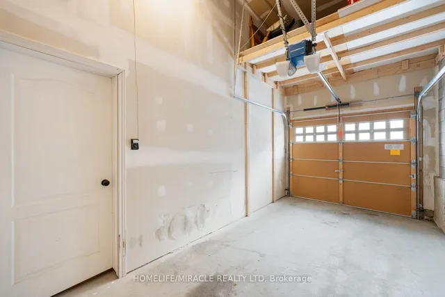 Additional image 23 of 35 Fresnel Rd