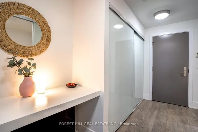 Additional image 8 of 55 Merchants' Wharf Unit 619