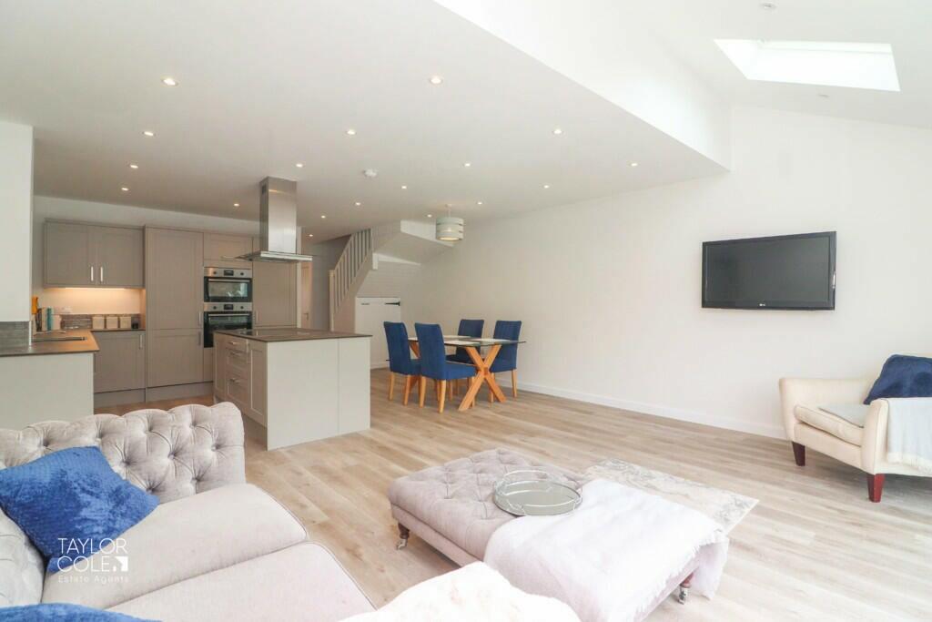 Additional image 23 of New Street, B78
