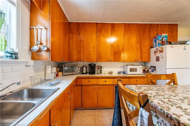 Additional image 17 of 214 Margaret Ave