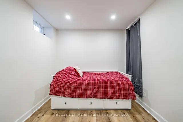 Additional image 28 of 136 Monarch Park Ave