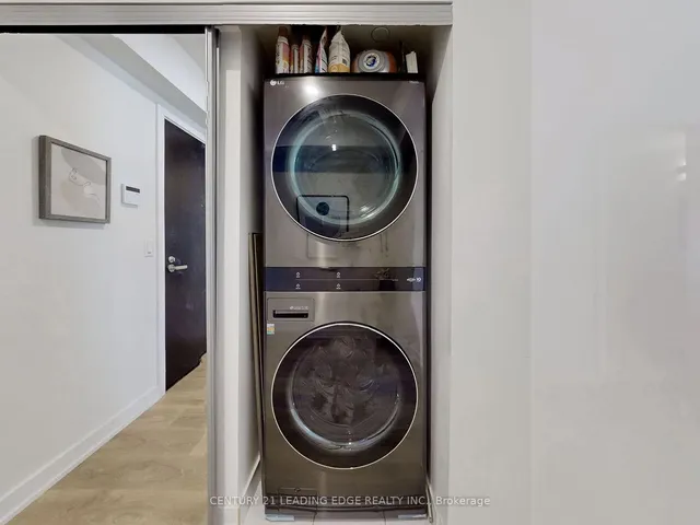 Additional image 16 of 501 Yonge St Unit 1009