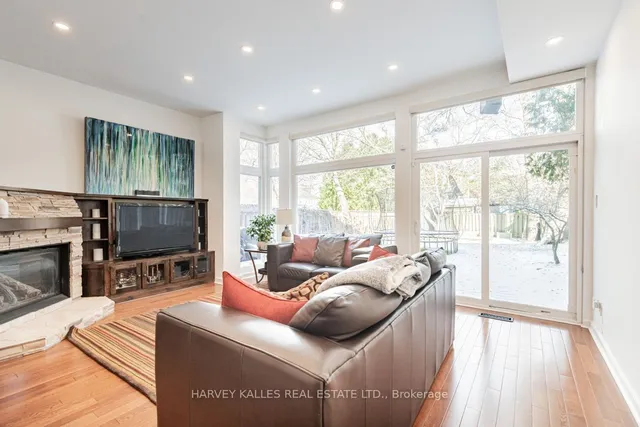 Additional image 18 of 144 Armour Blvd