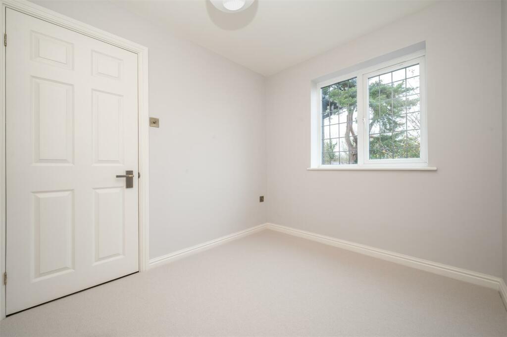 Additional image 13 of Old Warwick Road