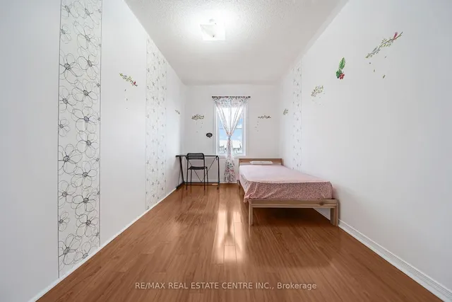 Additional image 31 of 103 Cedar Lake Cres