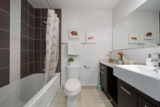 Additional image 16 of 770 BAY St Unit 601