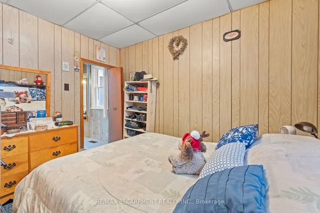 Additional image 18 of 94 Canada St