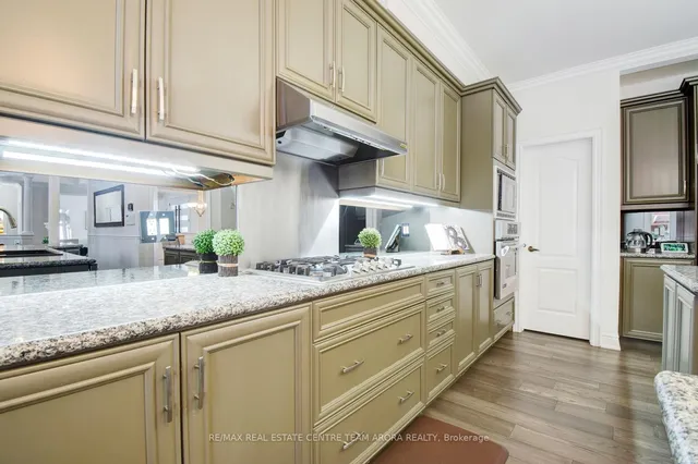 Additional image 13 of 6 Champion Crt