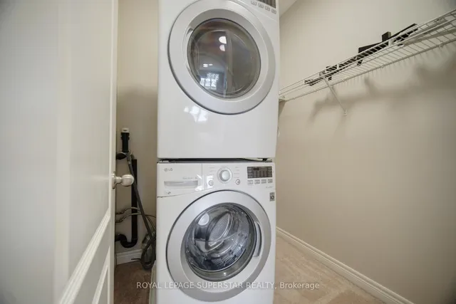 Additional image 18 of 220 EDGEWATER Cres