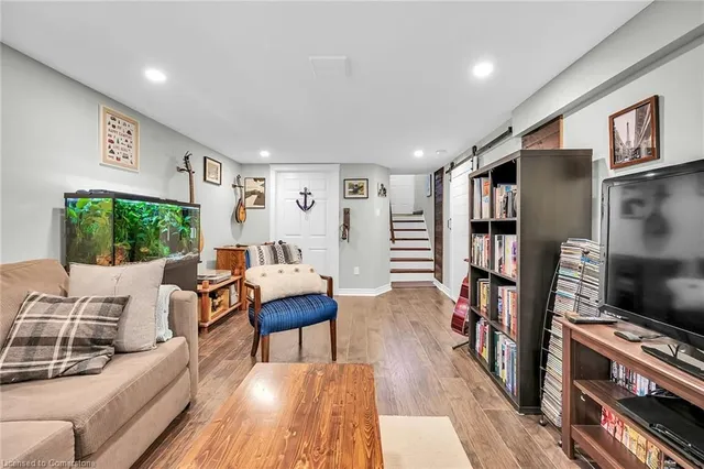 Additional image 27 of 291 Thayer Ave