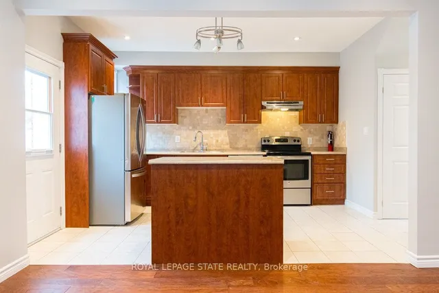 Additional image 13 of 38 Fairleigh Ave