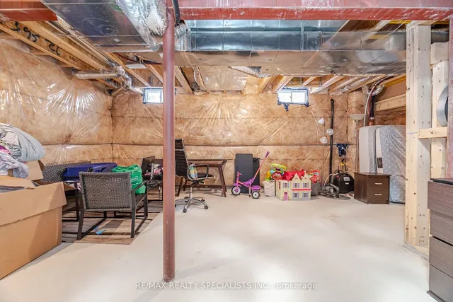 Additional image 31 of 38 Holcomb Terr