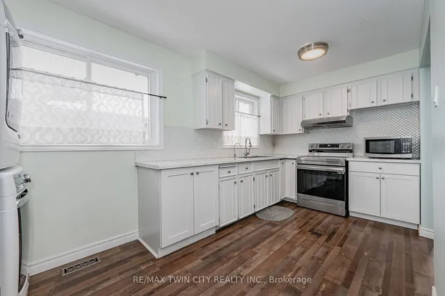 Additional image 12 of 16 Overlea Cres